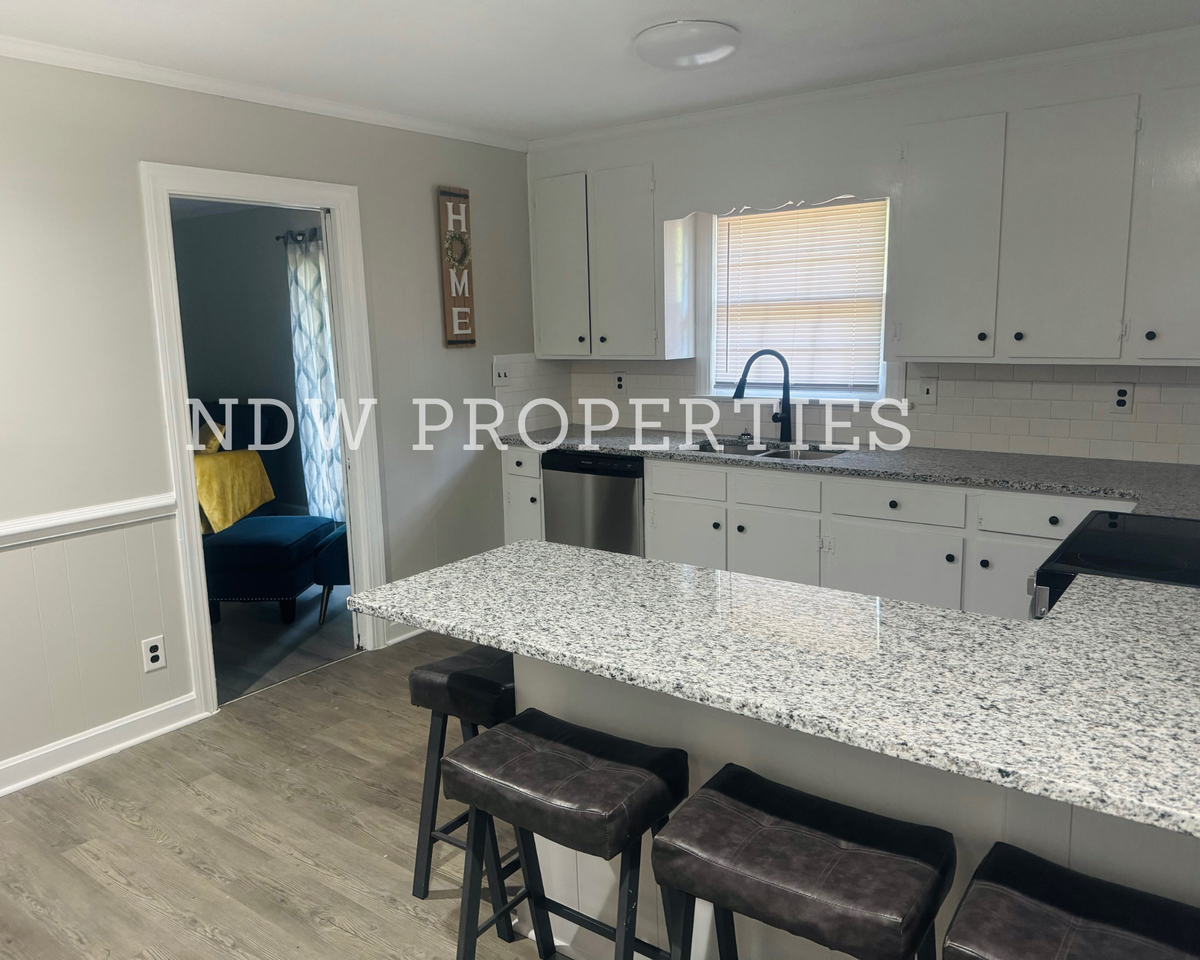 3405 Brookview Dr #NA - Photo 2 of 13