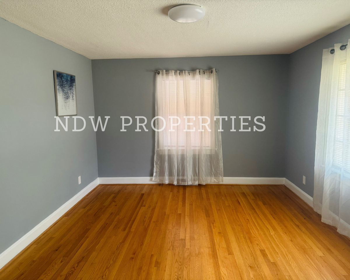 3405 Brookview Dr #NA - Photo 5 of 13