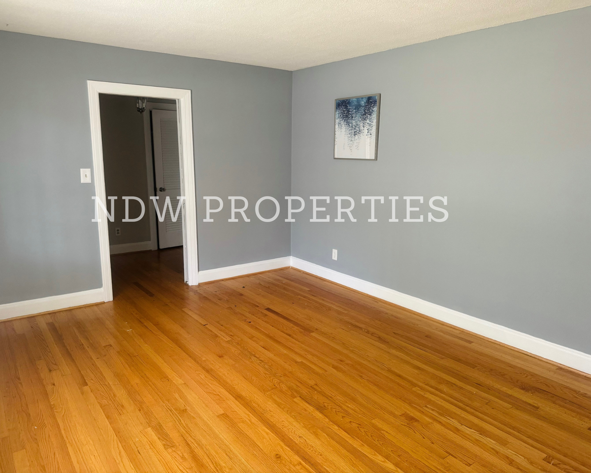 3405 Brookview Dr #NA - Photo 6 of 13