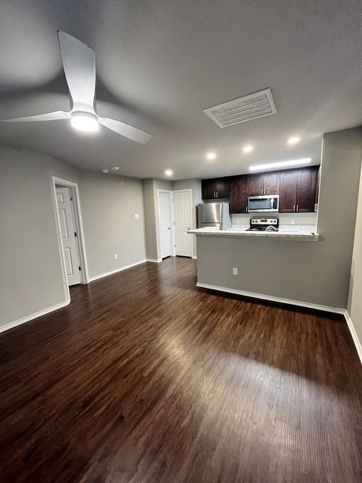 6108 Abrams Rd #517 - Photo 4 of 10