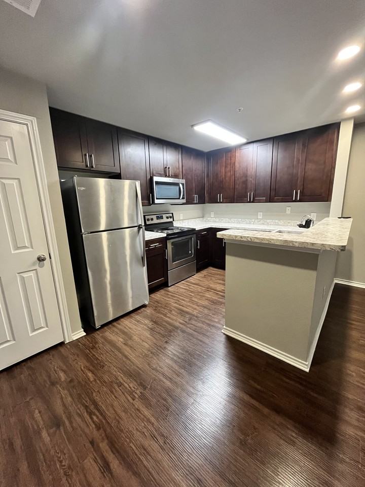 6108 Abrams Rd #517 - Photo 5 of 10