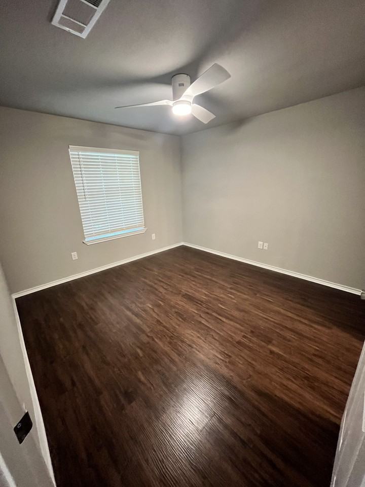 6108 Abrams Rd #517 - Photo 6 of 10