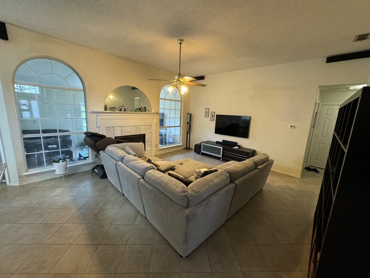 2301 Woodglen Dr #NA - Photo 2 of 9