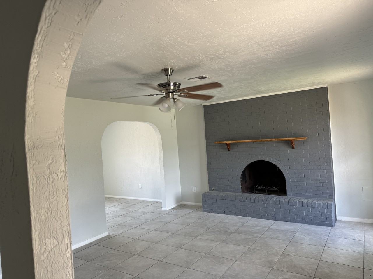 4604 Se Mieling Dr #NA - Photo 5 of 10