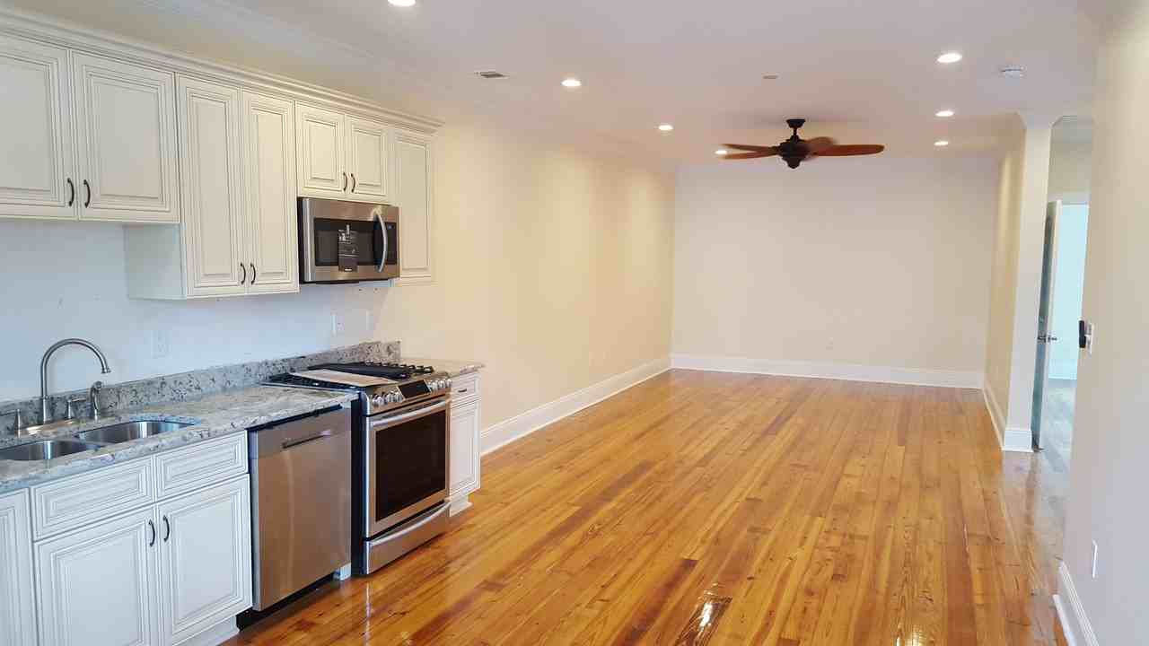 1420 General Pershing St - Photo 2 of 5