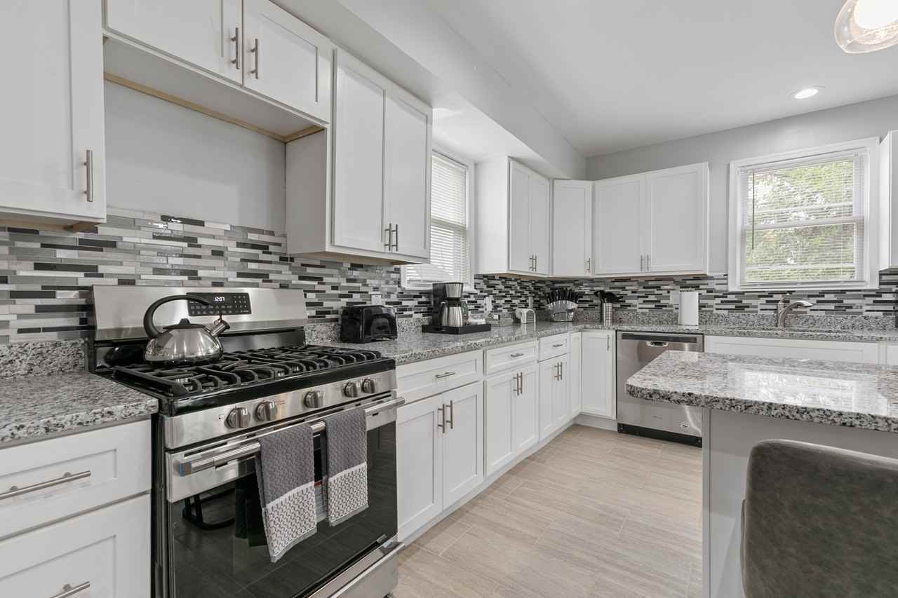 711 Woodbourne Ave #NA - Photo 3 of 20