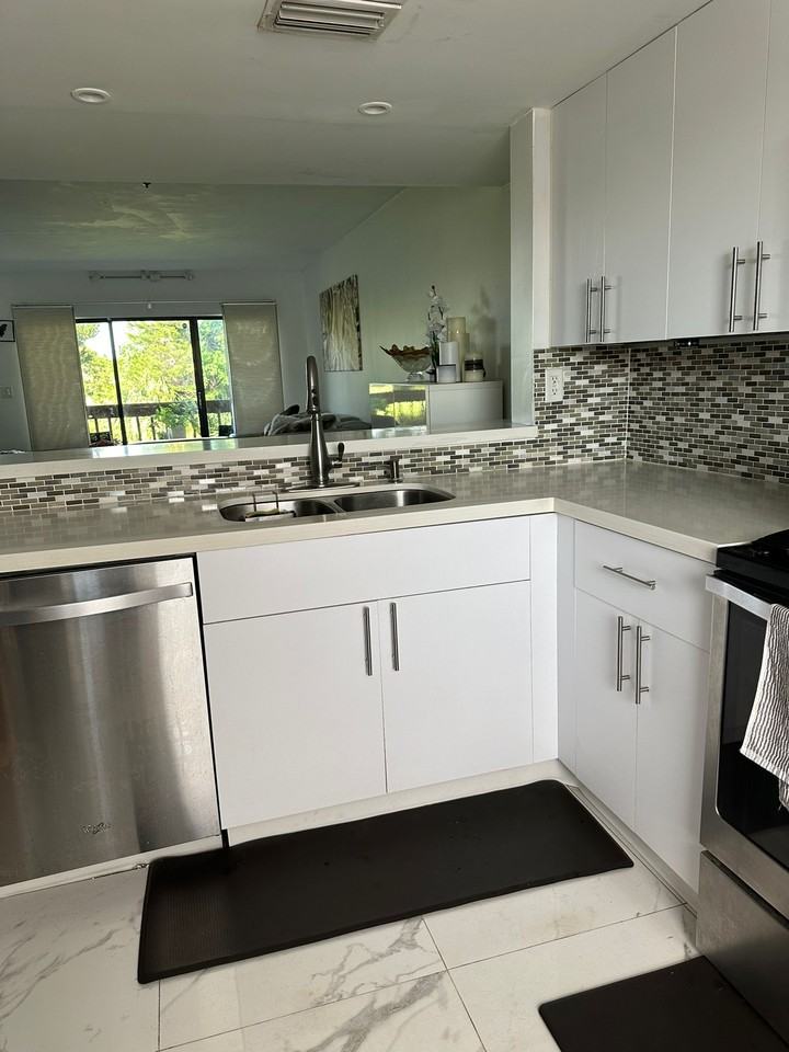 281 W Park Dr #6 - Photo 2 of 16