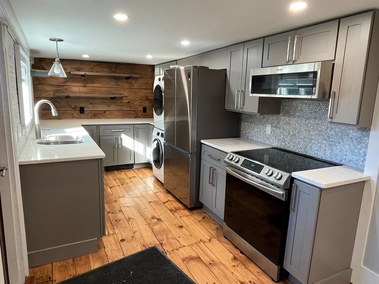 5 Lincoln Ave #A - Photo 3 of 16