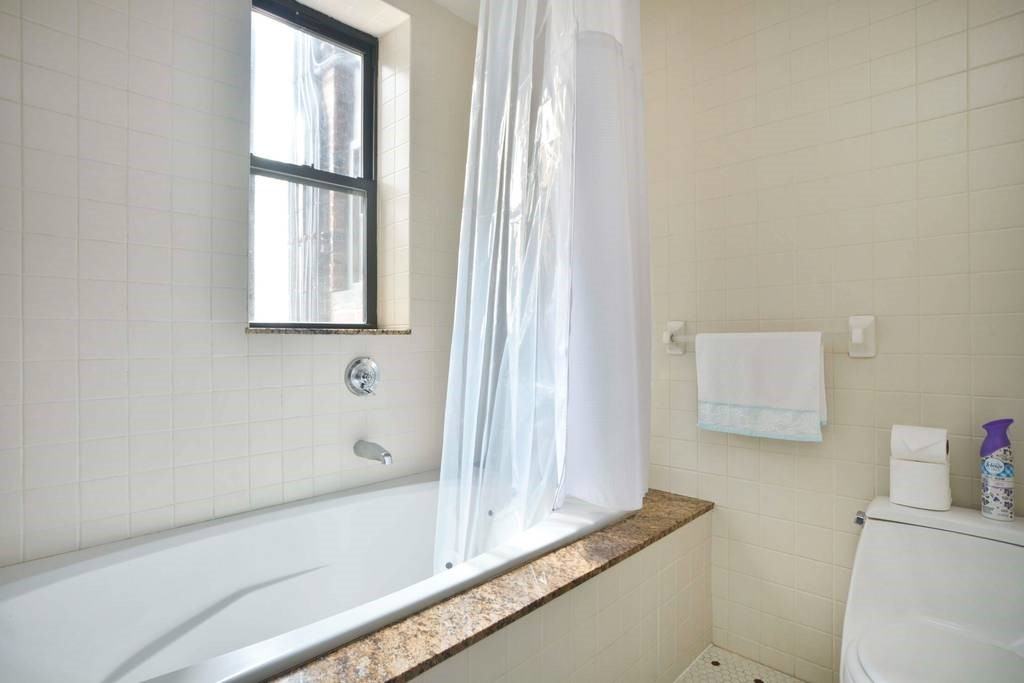 90 West St #11W - Photo 4 of 6