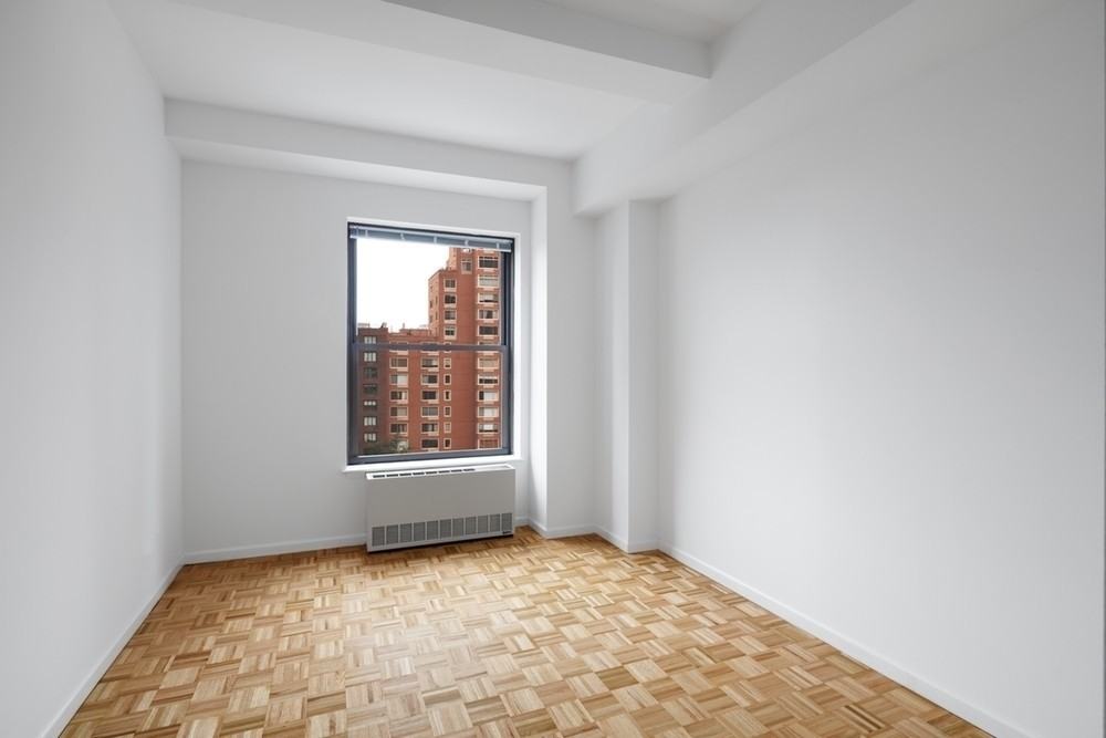 75 West St #20W - Photo 3 of 7