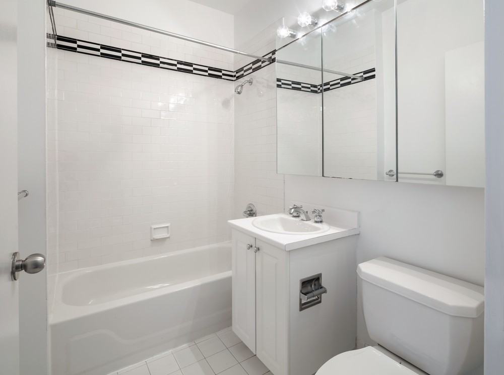 75 West St #20W - Photo 5 of 7