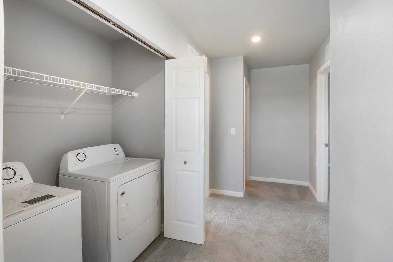 1265 Solomon Ct - Photo 6 of 15