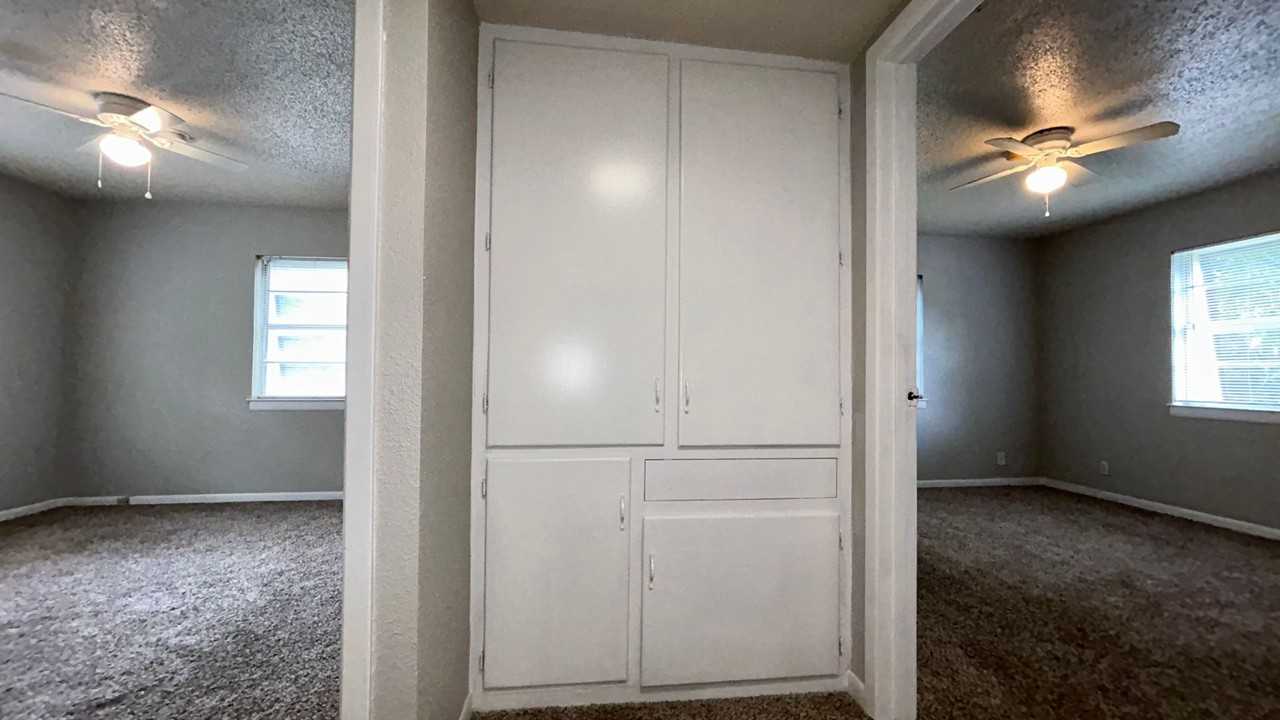 3211 Rogers Ave - Photo 6 of 10