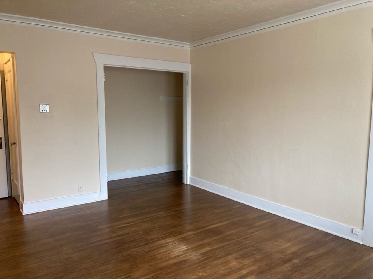 Virginia Apartments - Photo 6 of 20