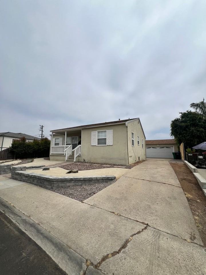 4339 60th St - Photo 2 of 26