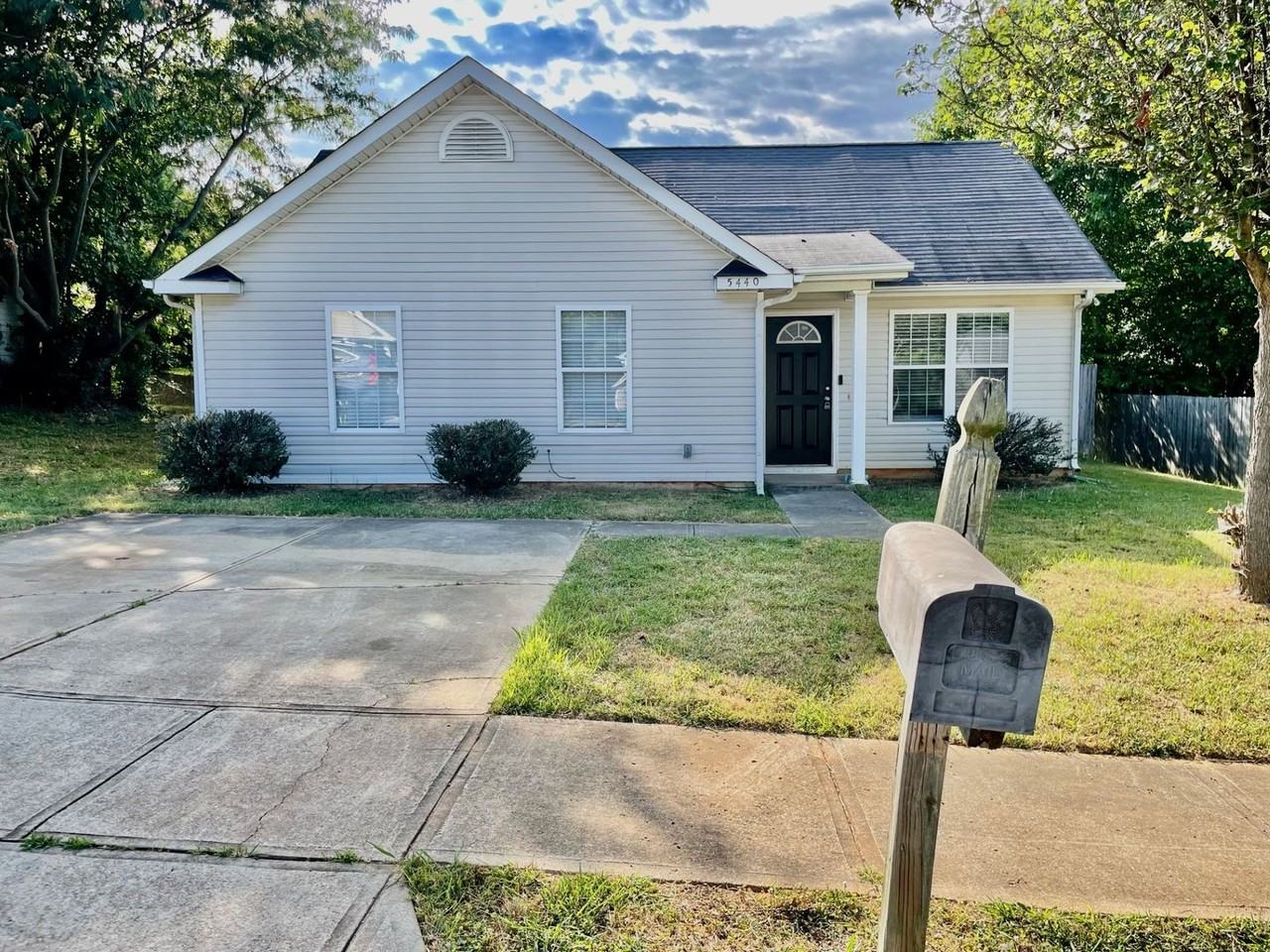 5440 Morning Breeze Ln - Photo 2 of 17