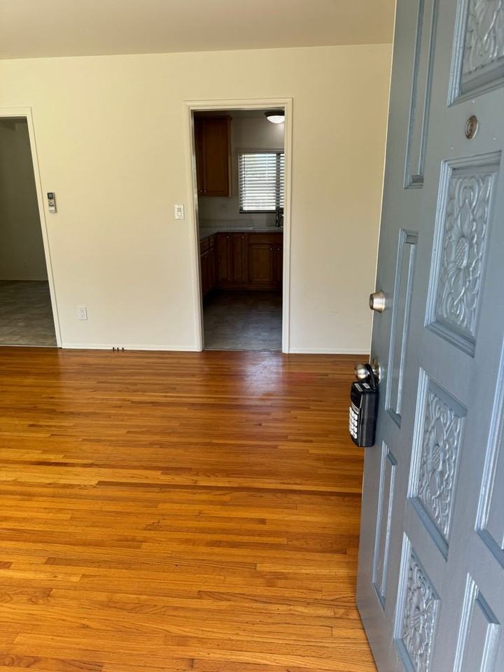 Ballantyne St - Photo 3 of 11