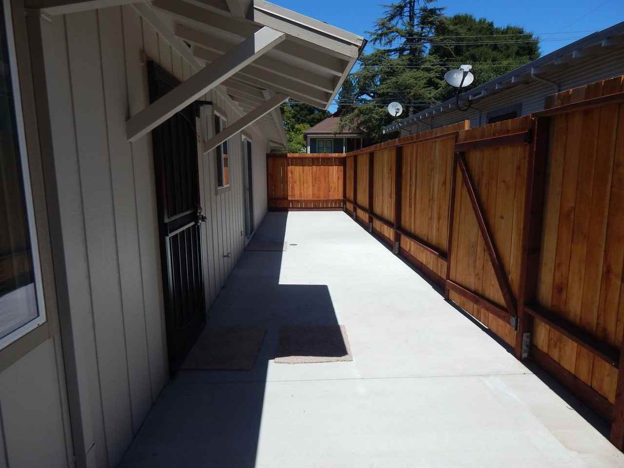 714 Tupper St - Photo 2 of 15