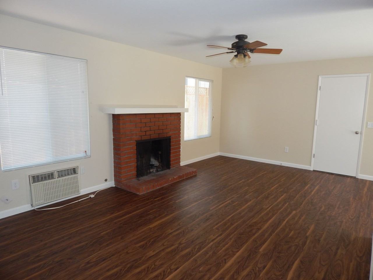 714 Tupper St - Photo 3 of 15