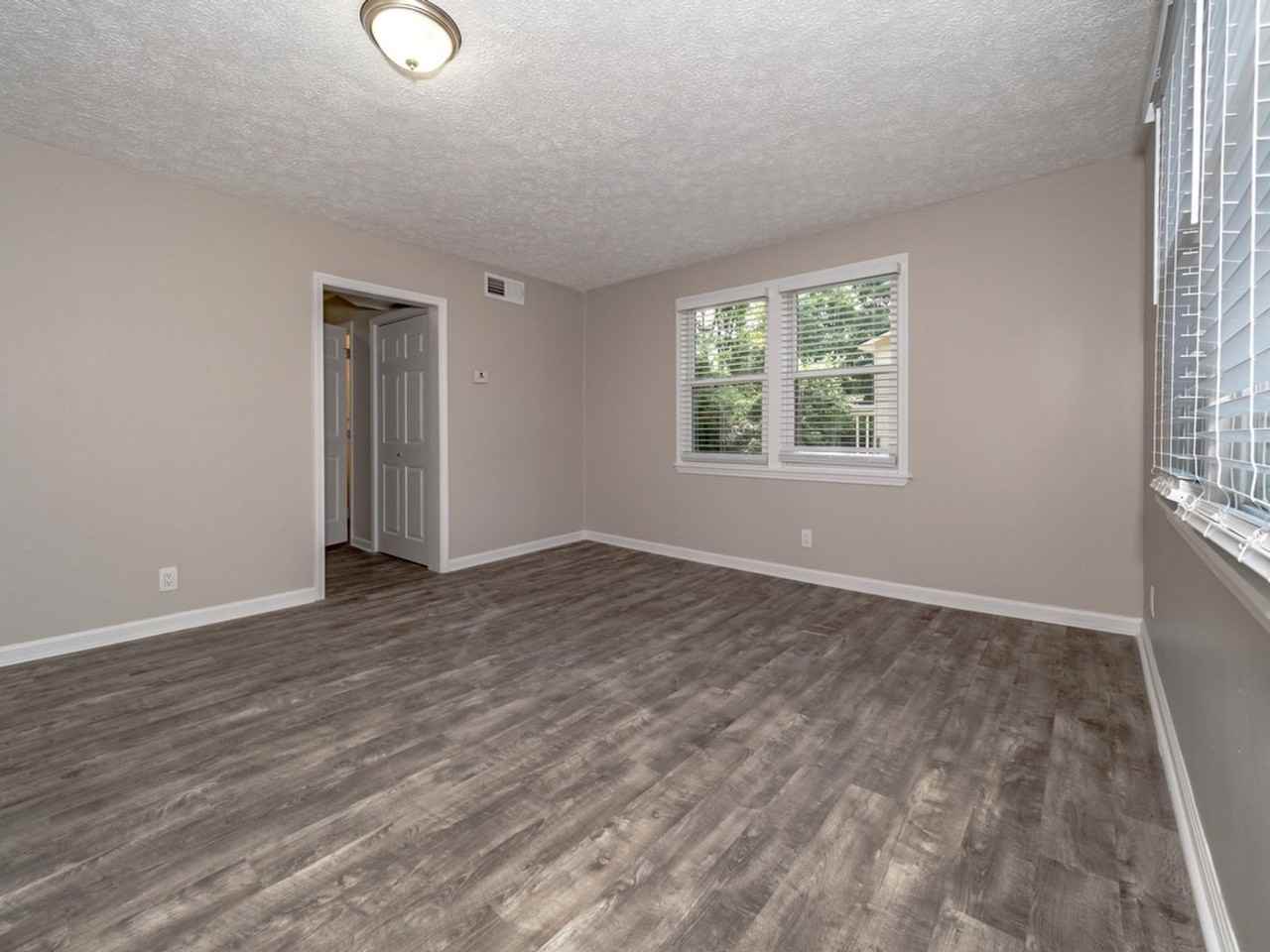 3 Country Squire Ct - Photo 2 of 15