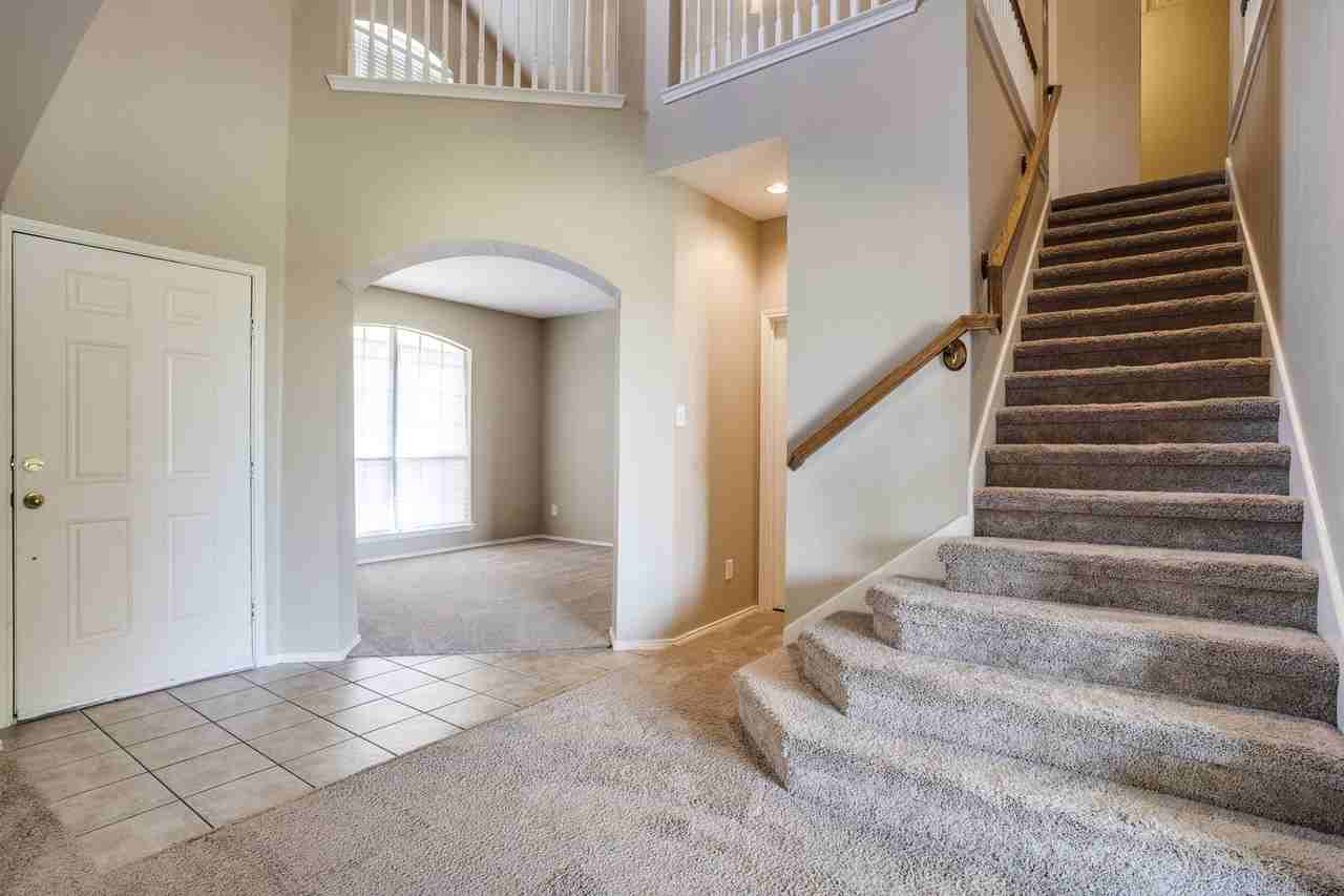 417 Kingfisher Ln - Photo 3 of 12