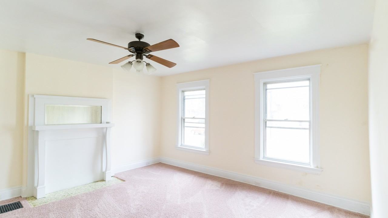 4328 34th Ave - Photo 2 of 8