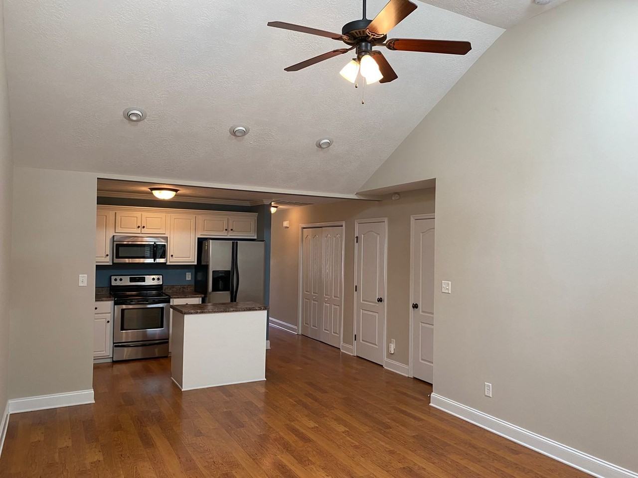 817 Bryan Cir - Photo 5 of 27