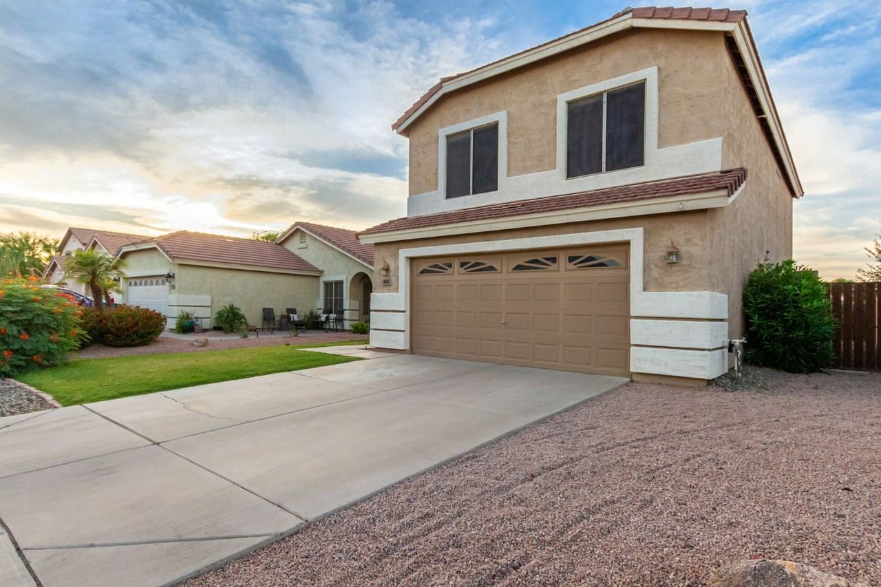 862 E Sheffield Ave - Photo 3 of 25