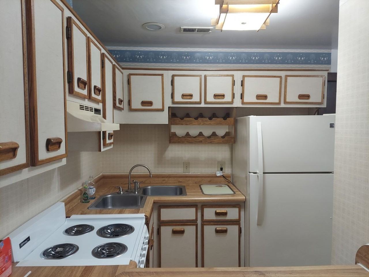 318 Washington St #D - Photo 4 of 10