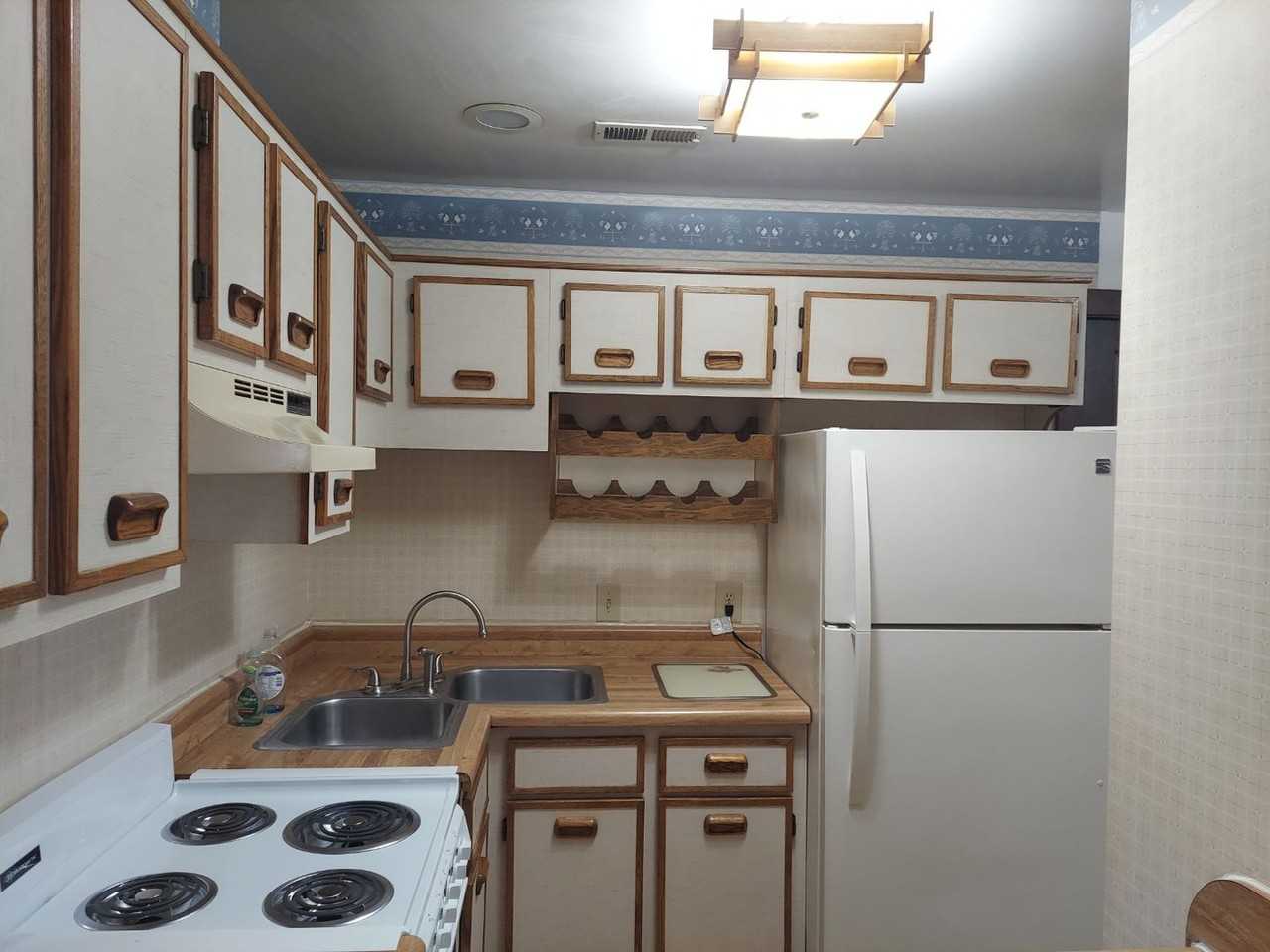 318 Washington St #D - Photo 5 of 10