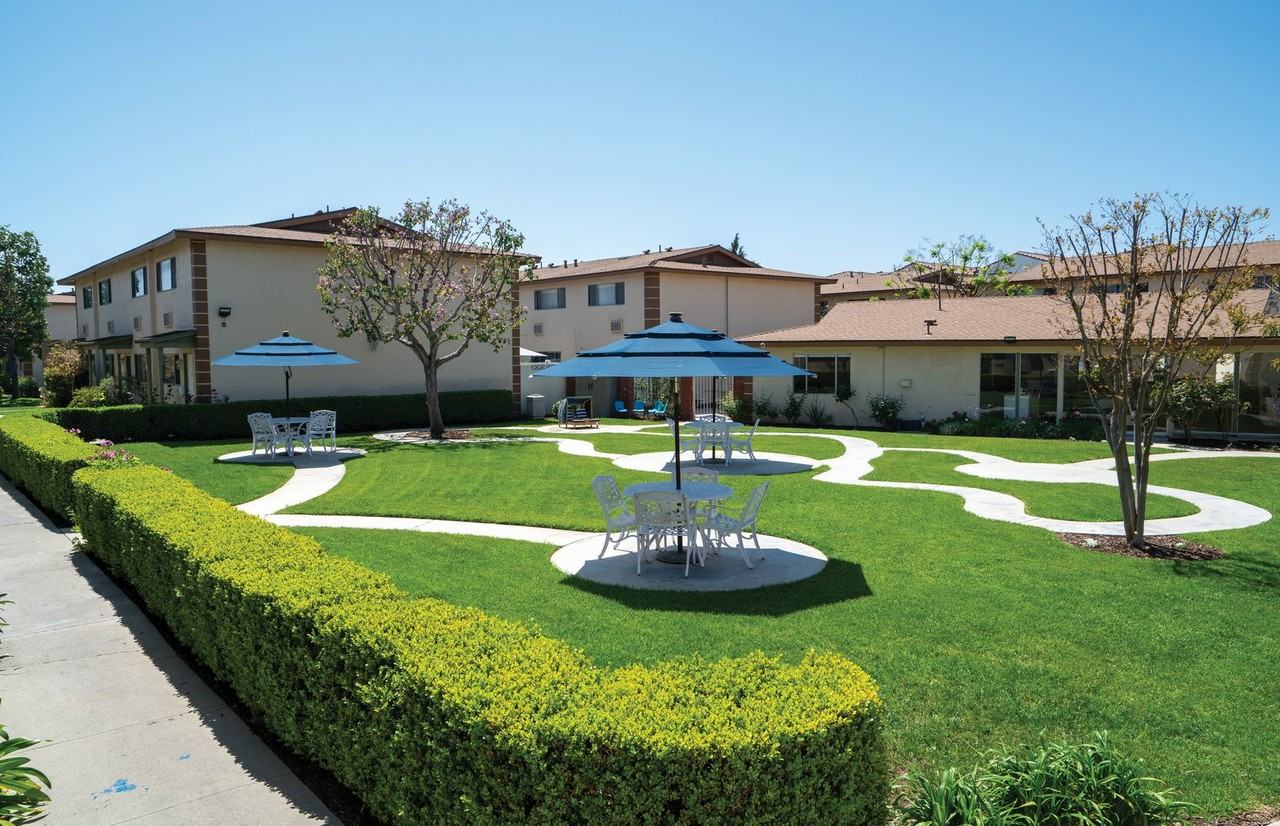 1670 W Broadway - Photo 2 of 12