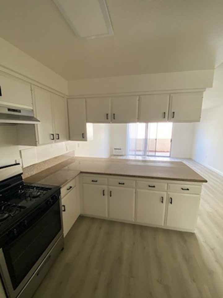 1670 W Broadway - Photo 6 of 12