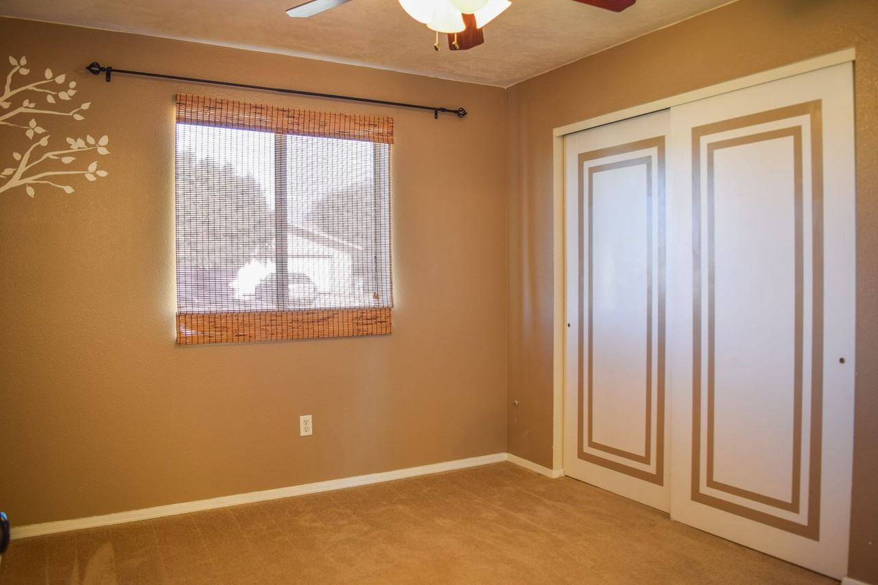 2927 W 27th St - Photo 2 of 4