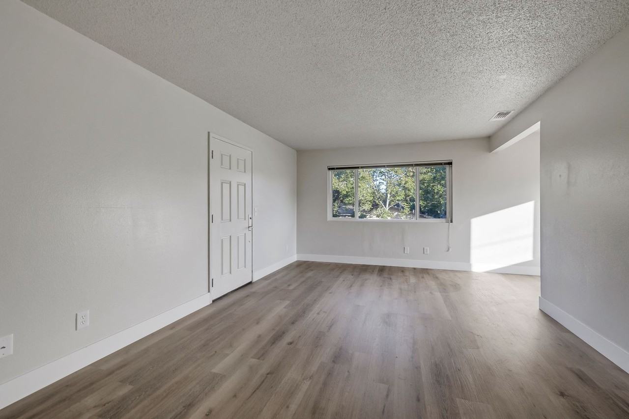 The Sheridan Apartments - Photo 3 of 19