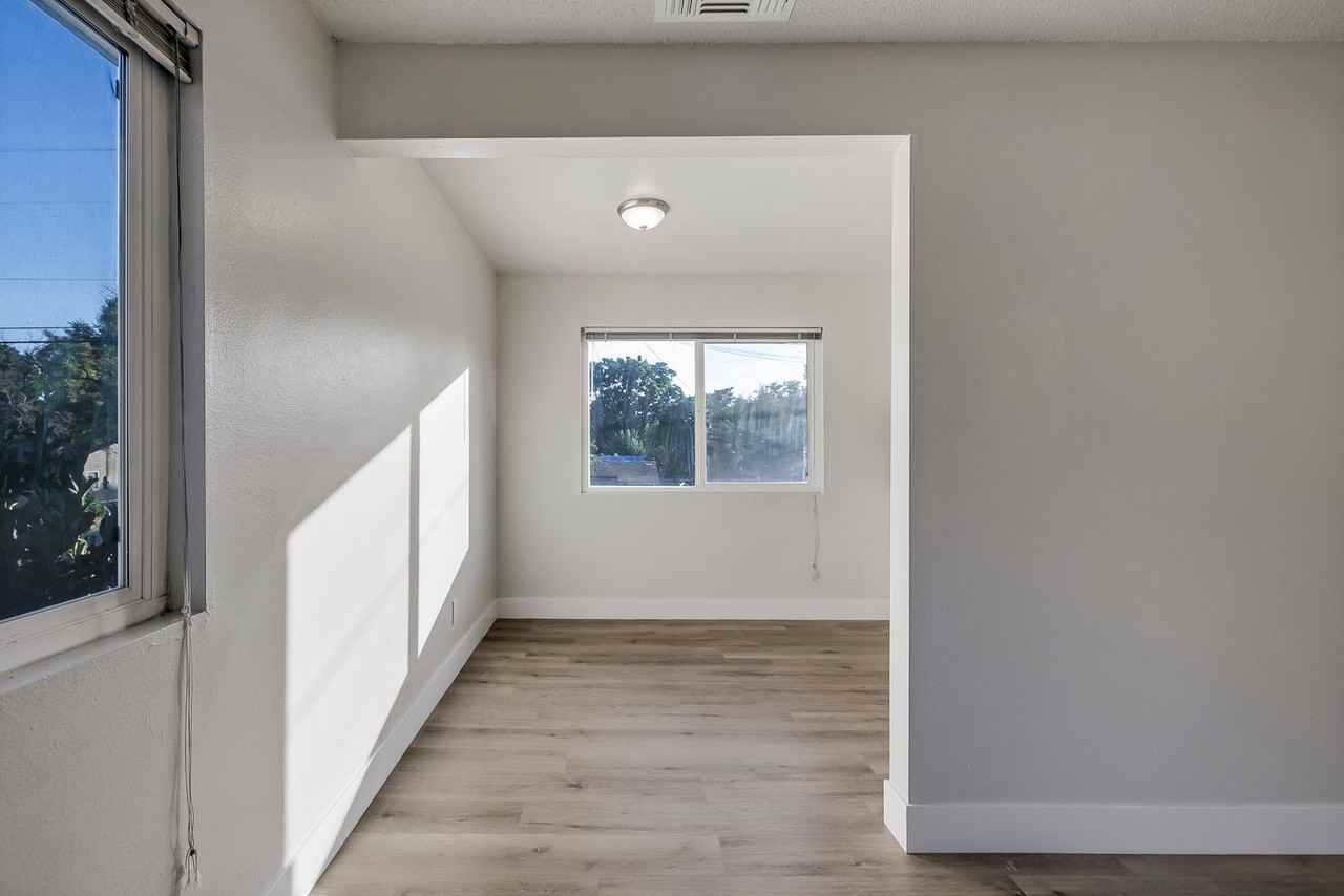 The Sheridan Apartments - Photo 4 of 19