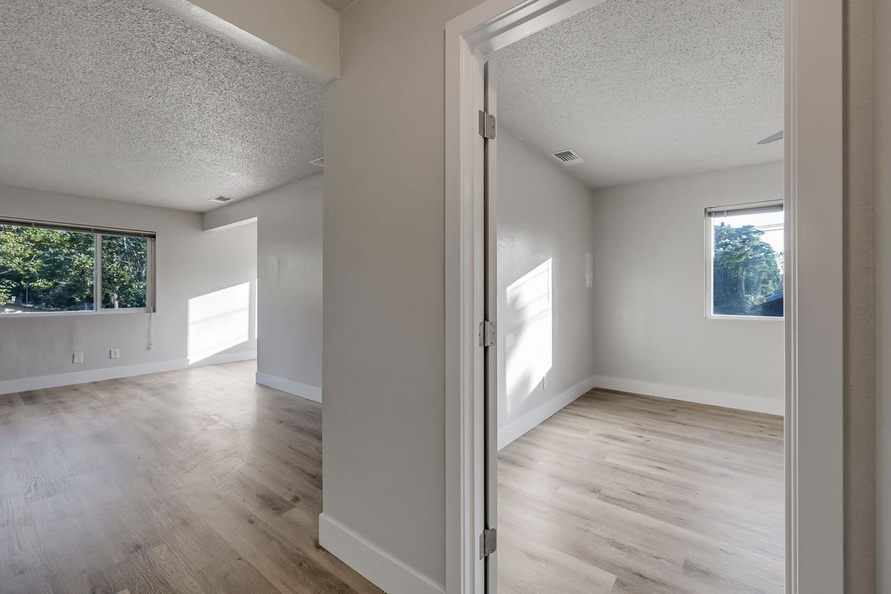 The Sheridan Apartments - Photo 6 of 19