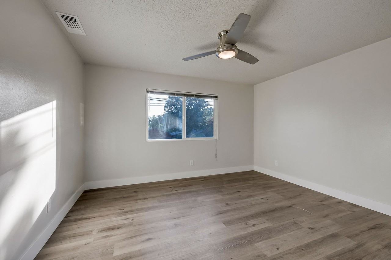 The Sheridan Apartments - Photo 7 of 19