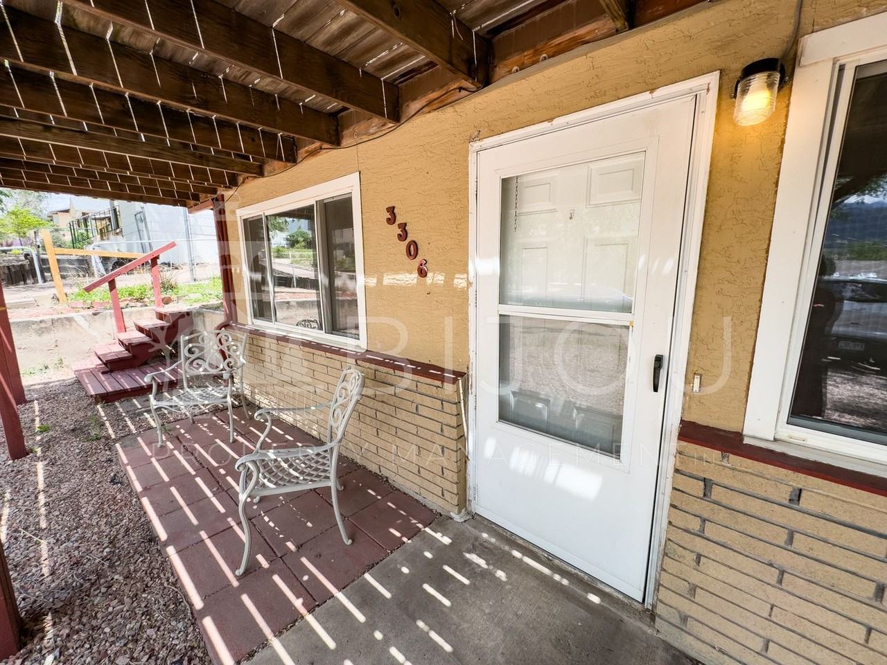 3306 W Platte Ave - Photo 2 of 14