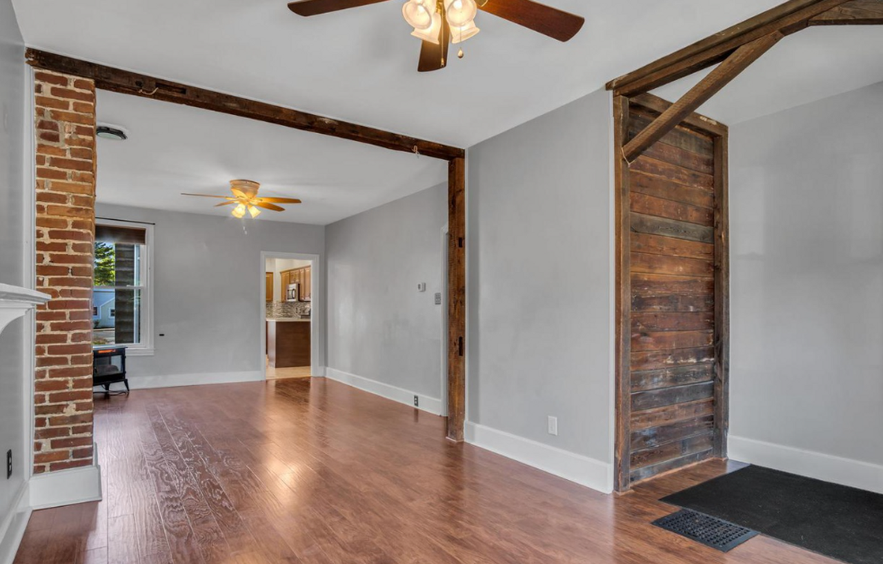 592 W Louther St - Photo 3 of 19
