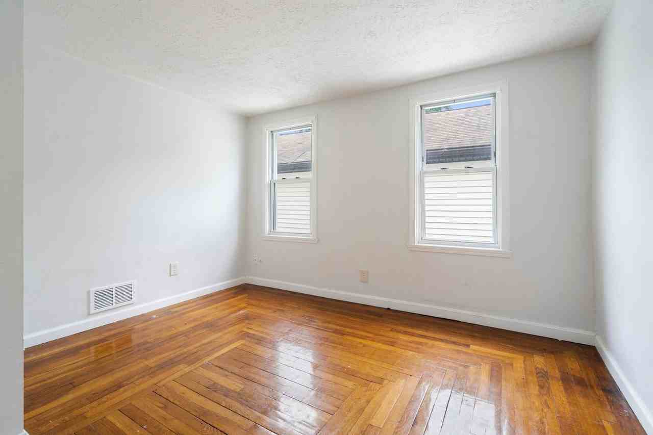 12 Kensington St - Photo 3 of 6