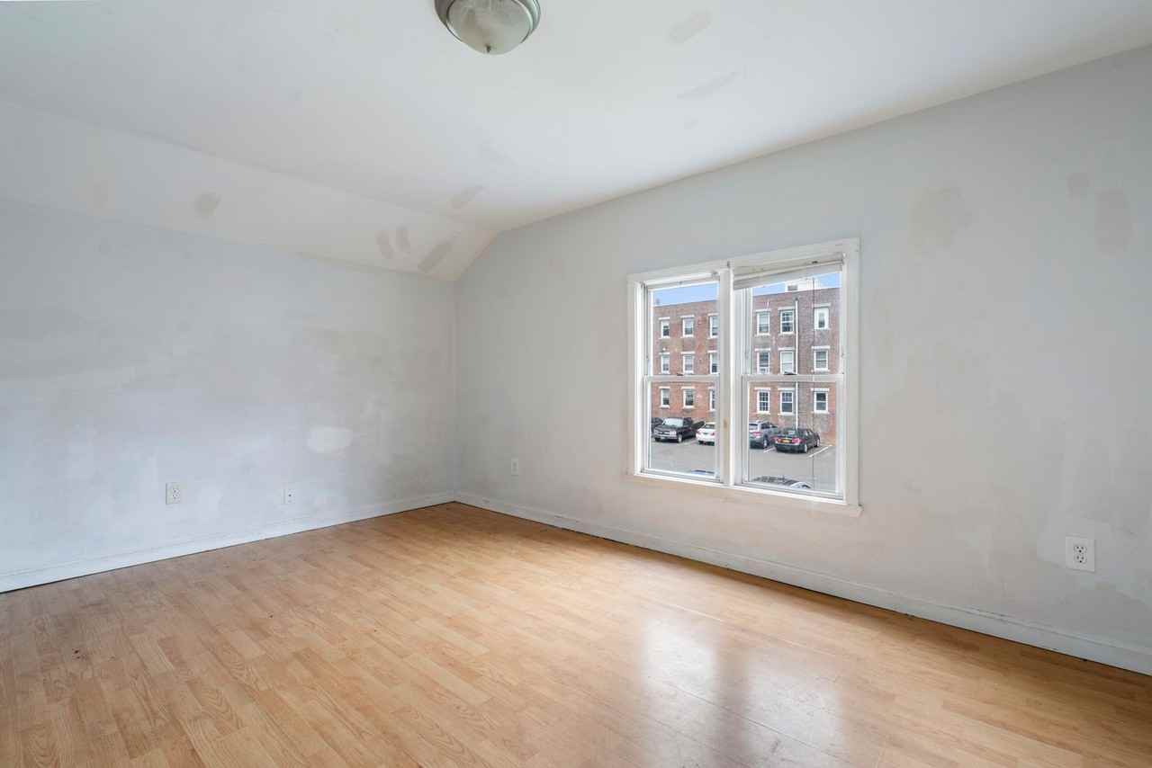 12 Kensington St - Photo 5 of 6