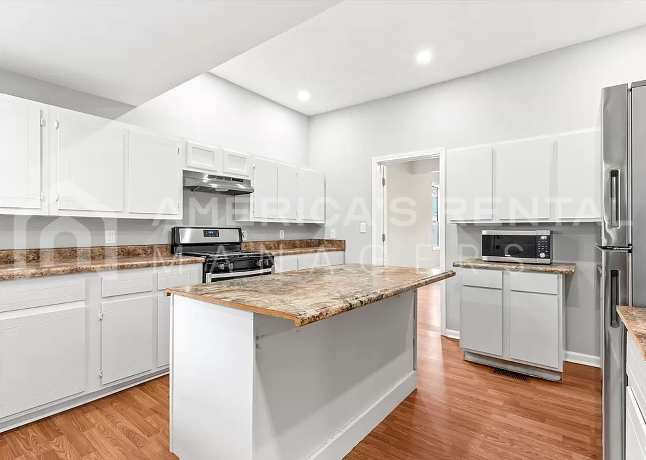 3314 16th St - Photo 4 of 15