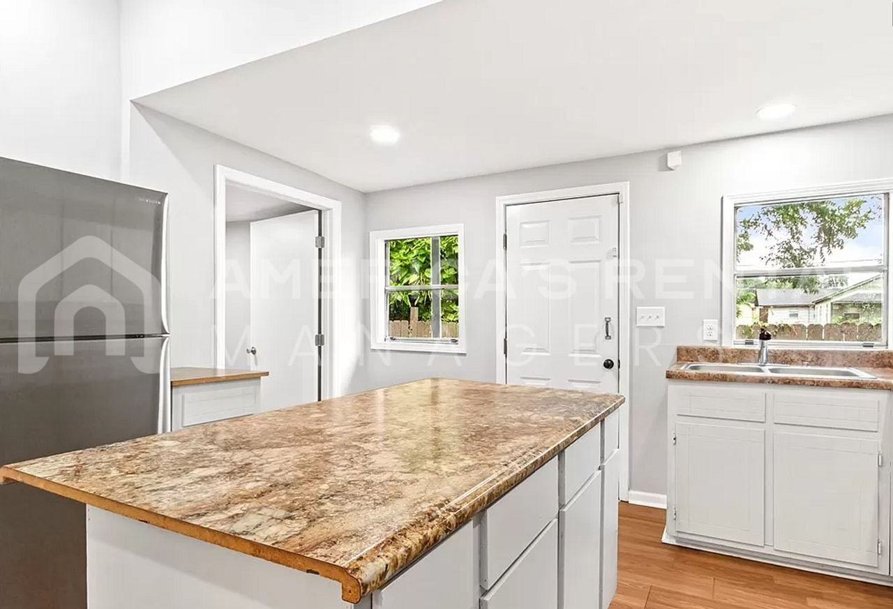 3314 16th St - Photo 6 of 15