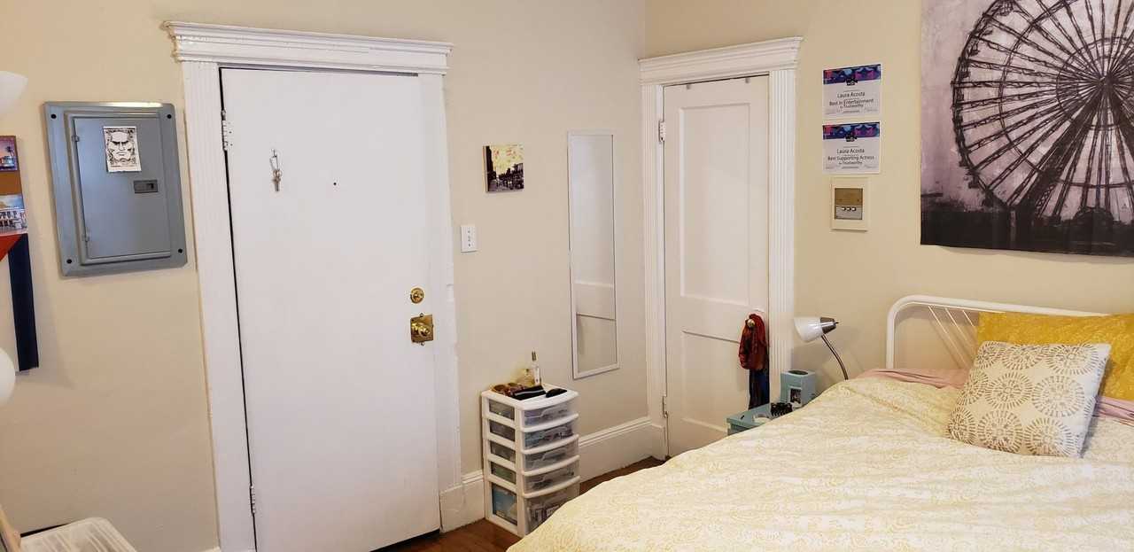 28 Hemenway St - Photo 3 of 12