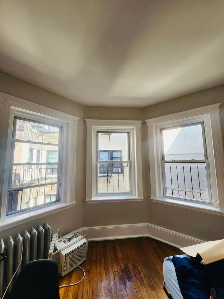 28 Hemenway St - Photo 4 of 12