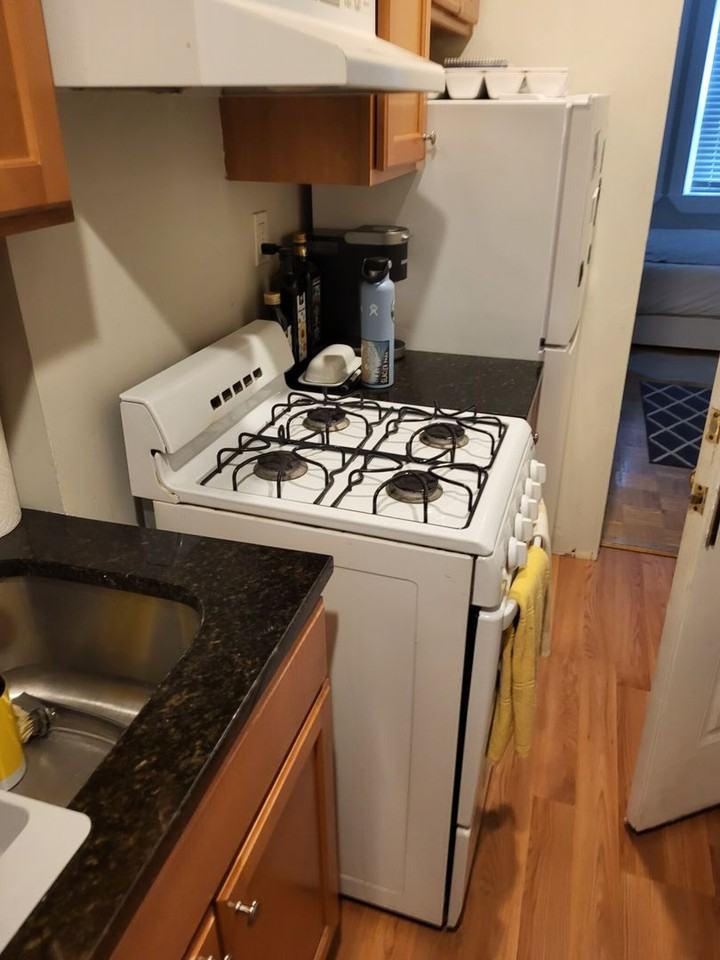 70 Joy St - Photo 7 of 19