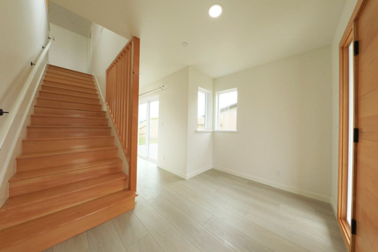 1185 Chelsea Way - Photo 3 of 27