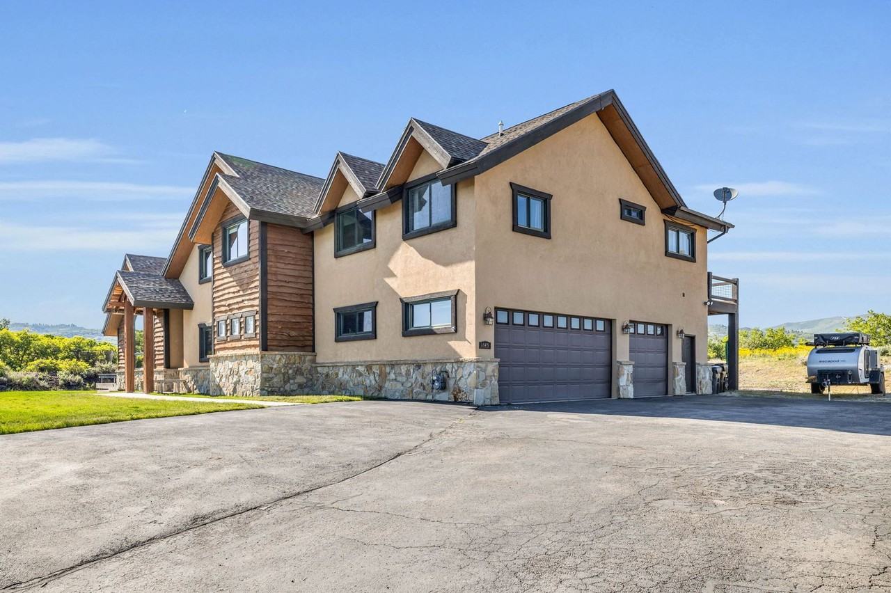 1645 Tollgate Rd - Photo 3 of 50