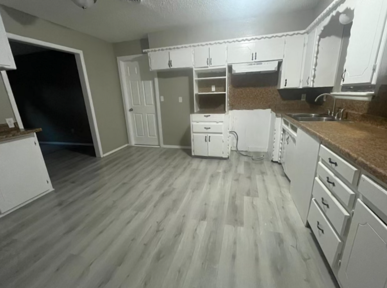 3421 Ne 33rd Cir - Photo 2 of 10