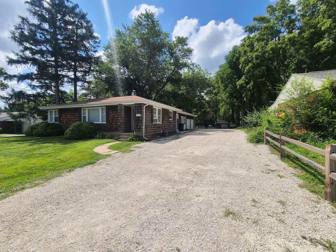 1509 N Main St - Photo 2 of 16